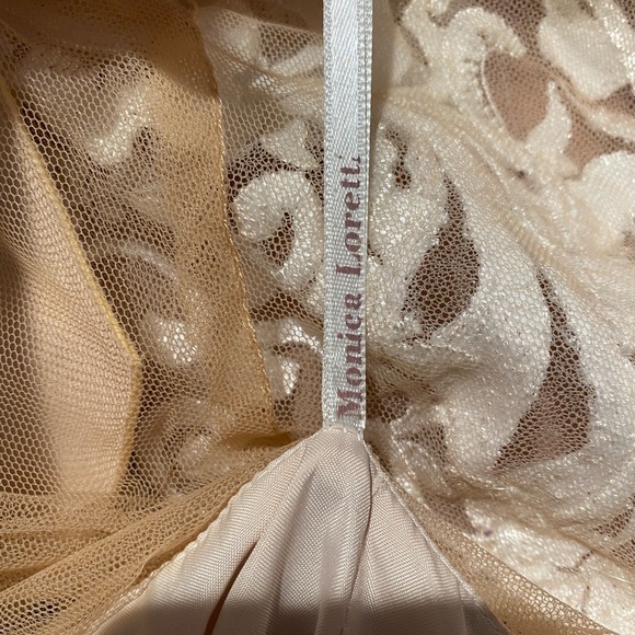 Wedding dress - Picture 6 of 6